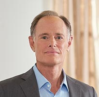 Dr. Perlmutter shows the UASure Meter